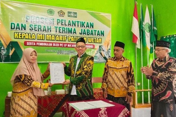 Serah Terima Jabatan Kepala Madrasah Tandai Regenerasi Kepemimpinan di MI Ma’arif NU Patihan Wetan Babadan Ponorogo