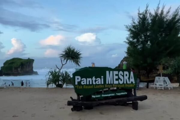 Pantai Mesra Gunungkidul: Destinasi di Selatan Yogyakarta yang Punya Pesona Romantis dan Eksotis