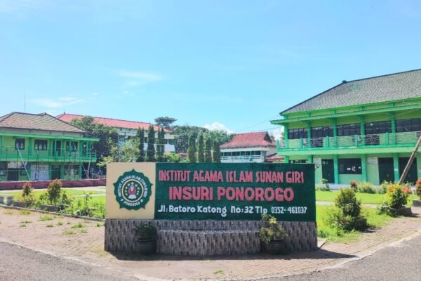 INSURI Ponorogo Gelar Rangkaian Kegiatan Hari Santri 2025 dan Dies Maulidiyah ke-57